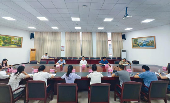 省教育考试院召开年轻干部座谈会
